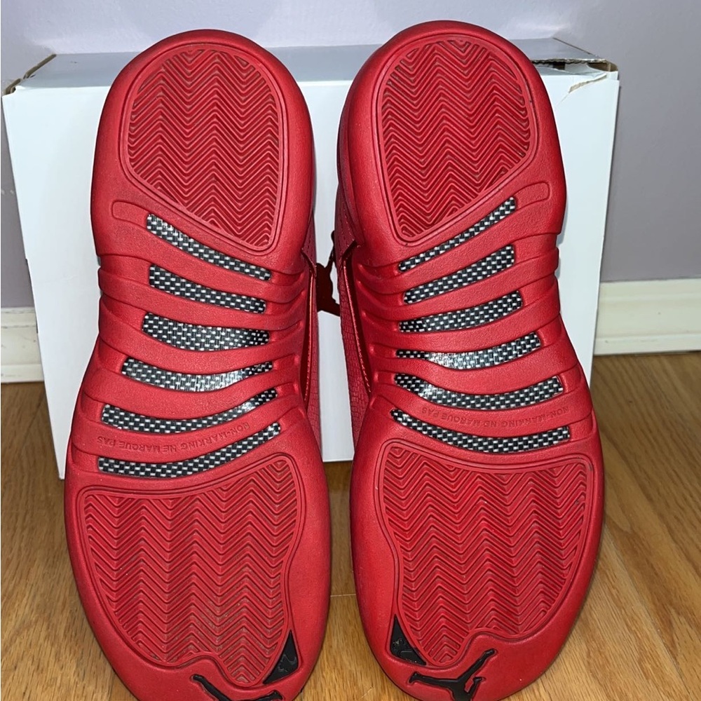 Air jordan 12 gym red